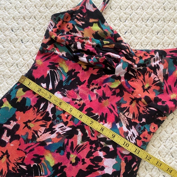 🌺 GUESS FLORAL- BODYCON DRESS/ SIZE XS 🌺 - Picture 5 of 11